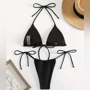 Black bikini set - top and bottoms #swimwear